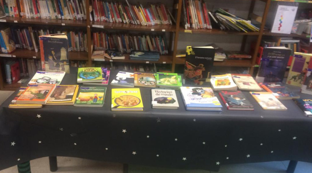 ¡Volvemos con el préstamo y las mesas temáticas en la biblioteca!