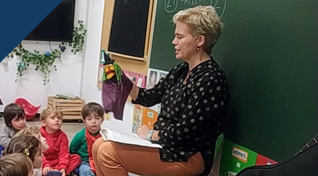 La Bruja Coruja vino a la clase de 3 años por Halloween