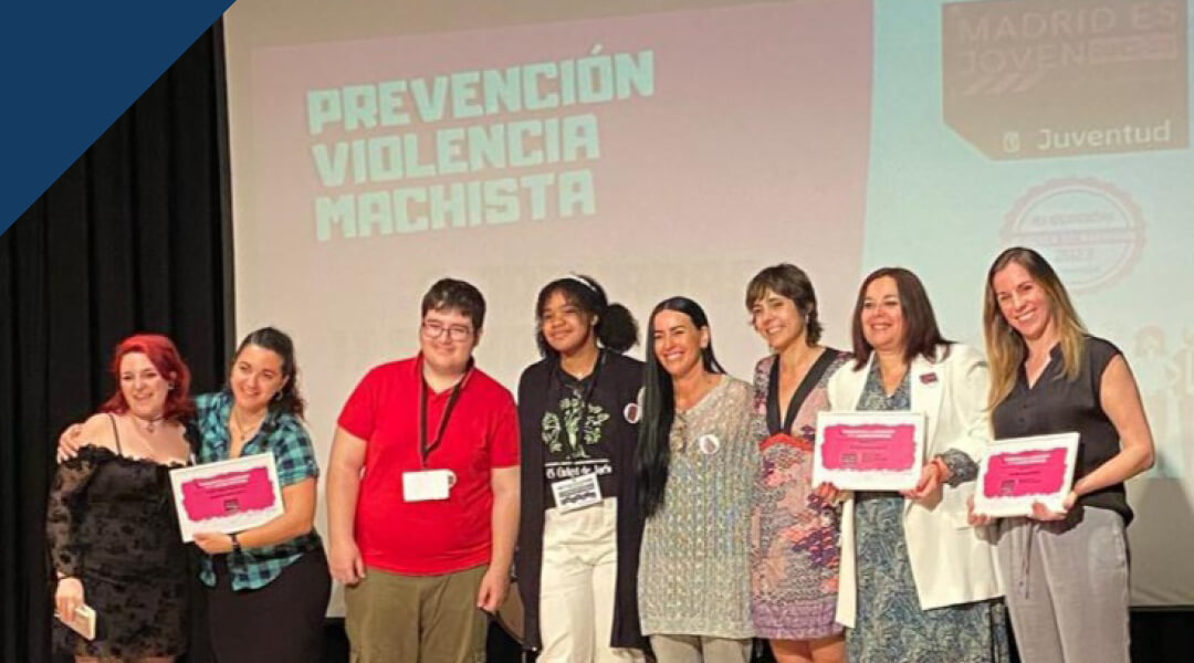 Reconocimiento al Siglo XXI por su compromiso con la juventud