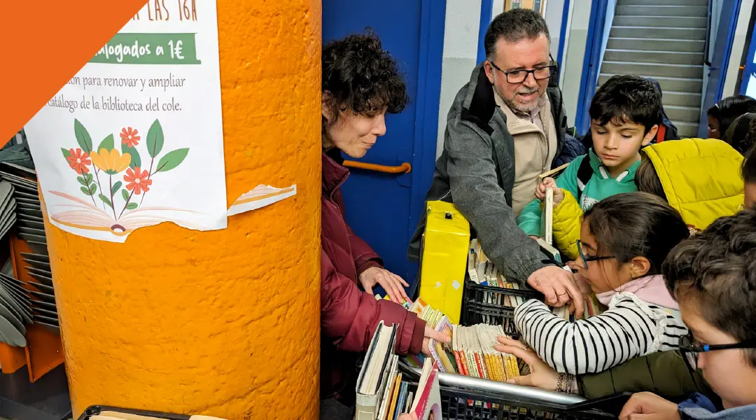 Mercadillo de libros de la biblioteca