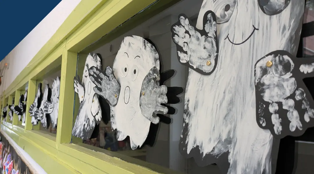 Decoración de Halloween con Fundación Raíles