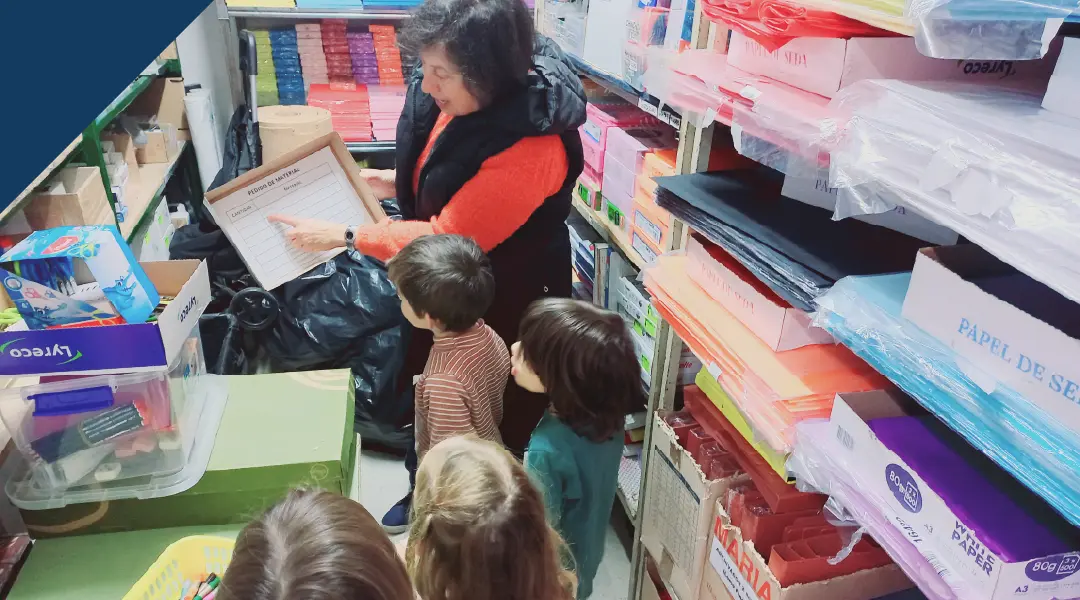Las clases de 4 años se organizan para pedir material a Mª Ángeles